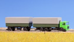 TT LKW MAN Pritsche/Plane mit Anhänger, Nenngröße TT