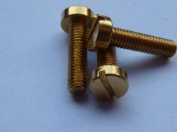 5 Stück Zylinderkopf-Schrauben mit Schlitz, Messing gedreht DIN 84, M1 x 4